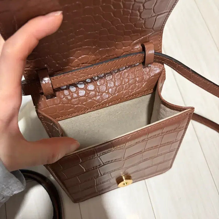 [BUNJANG] Margesherwood Pump Slim Croc Shoulder Bag / 마지셔우드 펌프 슬림 크록
