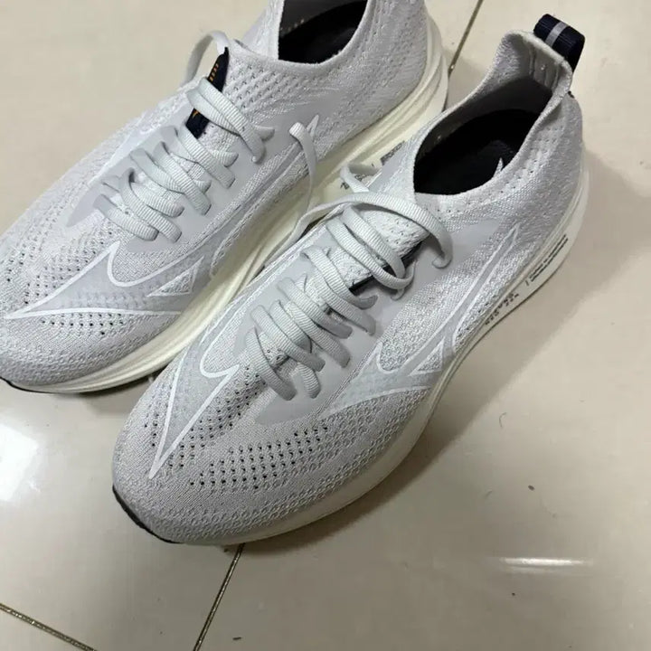 [BUNJANG] Mizuno Running Shoes 260mm / 미즈노 러닝화