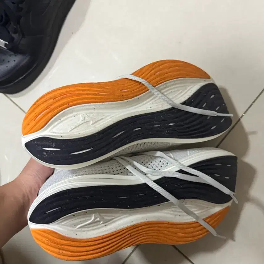 [BUNJANG] Mizuno Running Shoes 260mm / 미즈노 러닝화