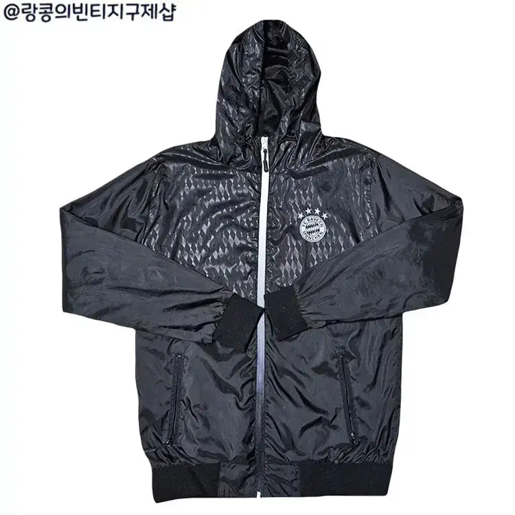 [BUNJANG] Bayern Munich Street Windbreaker Jacket / 바이에른 뮌헨 스트릿 바람막이 자켓