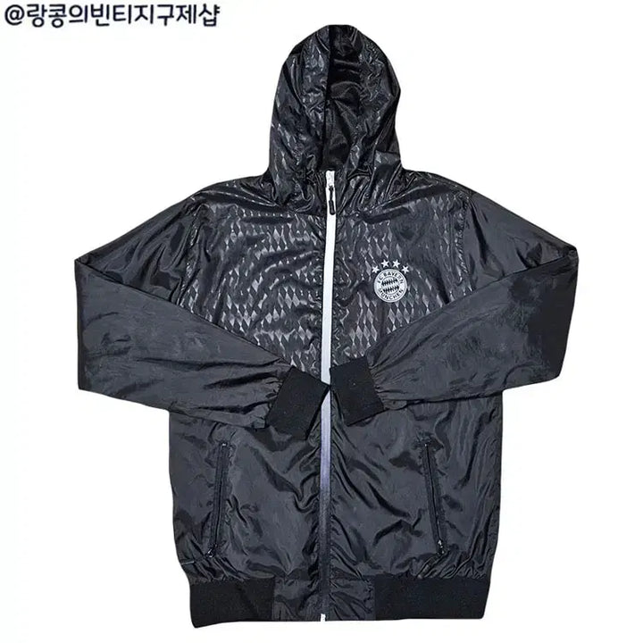 [BUNJANG] Bayern Munich Street Windbreaker Jacket / 바이에른 뮌헨 스트릿 바람막이 자켓