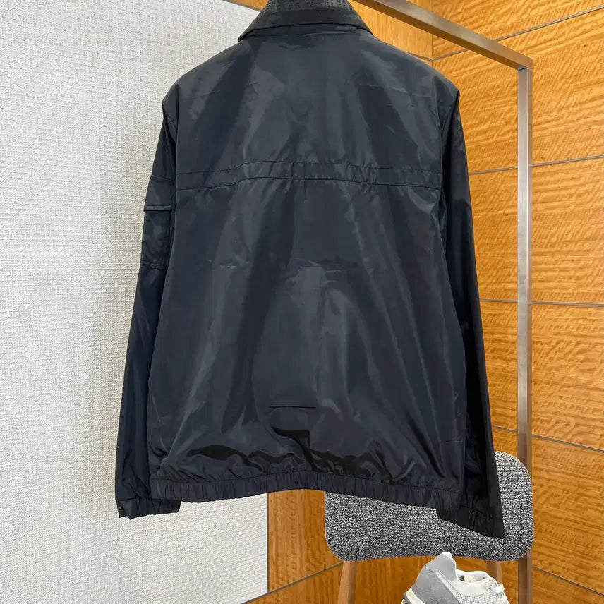 [BUNJANG] Moncler Nylon Small Logo Hooded Zip-Up Windbreaker Black / 몽클레어 후드집업 바람막이 블랙 나일론 스몰로고 남성