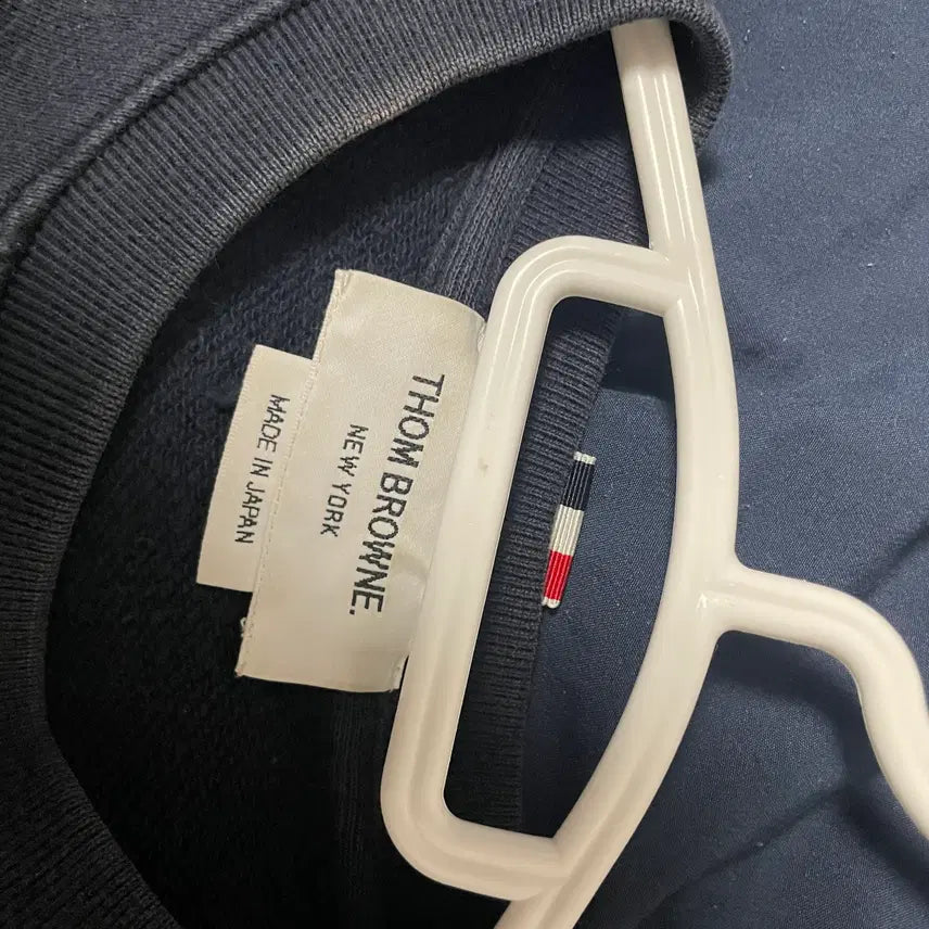 [SOLD OUT] [1size/네이비] 톰브라운 사선완장 맨투맨