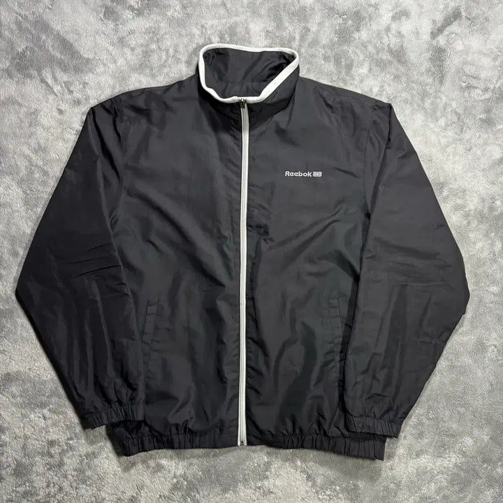 [BUNJANG] Reebok Vintage Black Windbreaker Jacket / 리복 빈티지 블랙 바람막이