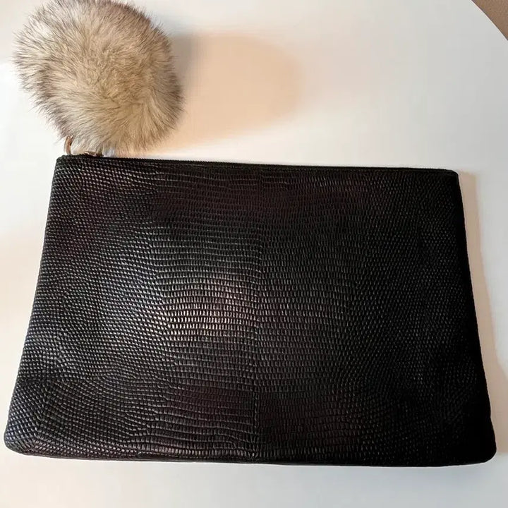 [BUNJANG] Black Lizard Texture Clutch with Pom-Pom Keyring / [실착5회/상태좋음] 블랙 리자드 텍스쳐 클러치 + 폼폼이키링