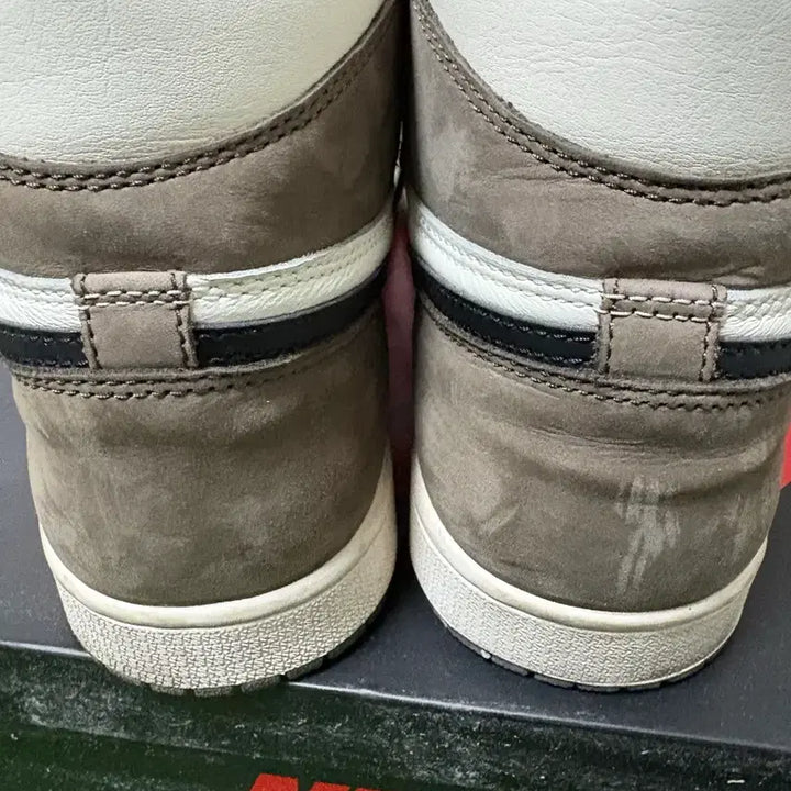 [BUNJANG] Nike Air Jordan 1 High Dark Mocha Sneakers / (280) 나이키 에어조던1 하이 다크모카