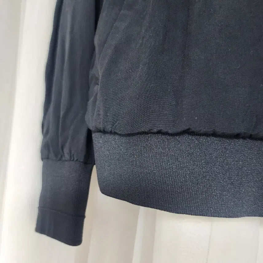 [BUNJANG] Guess Frill Embellished Black Jumper / GUESS 프릴 장식 블랙점퍼