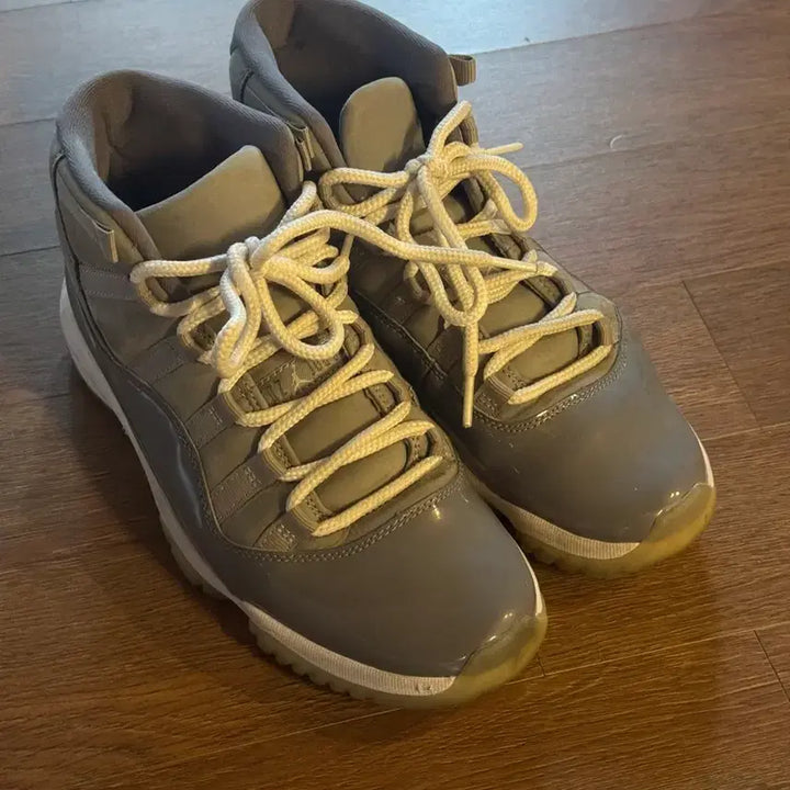 [BUNJANG] Nike Air Jordan 11 Cool Grey Sneakers / 나이키 에어조던 11 쿨그레이 265 사이즈 입니다