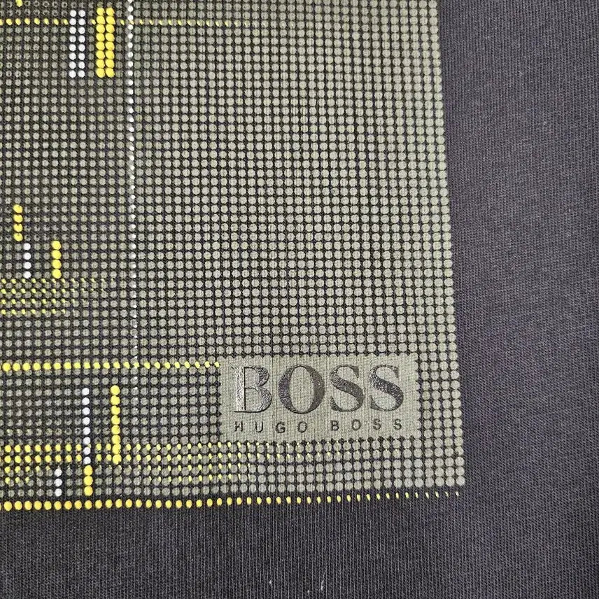 [BUNJANG] Hugo Boss Graphic T-shirt Black / 휴고보스 그래픽 반팔 티 블랙