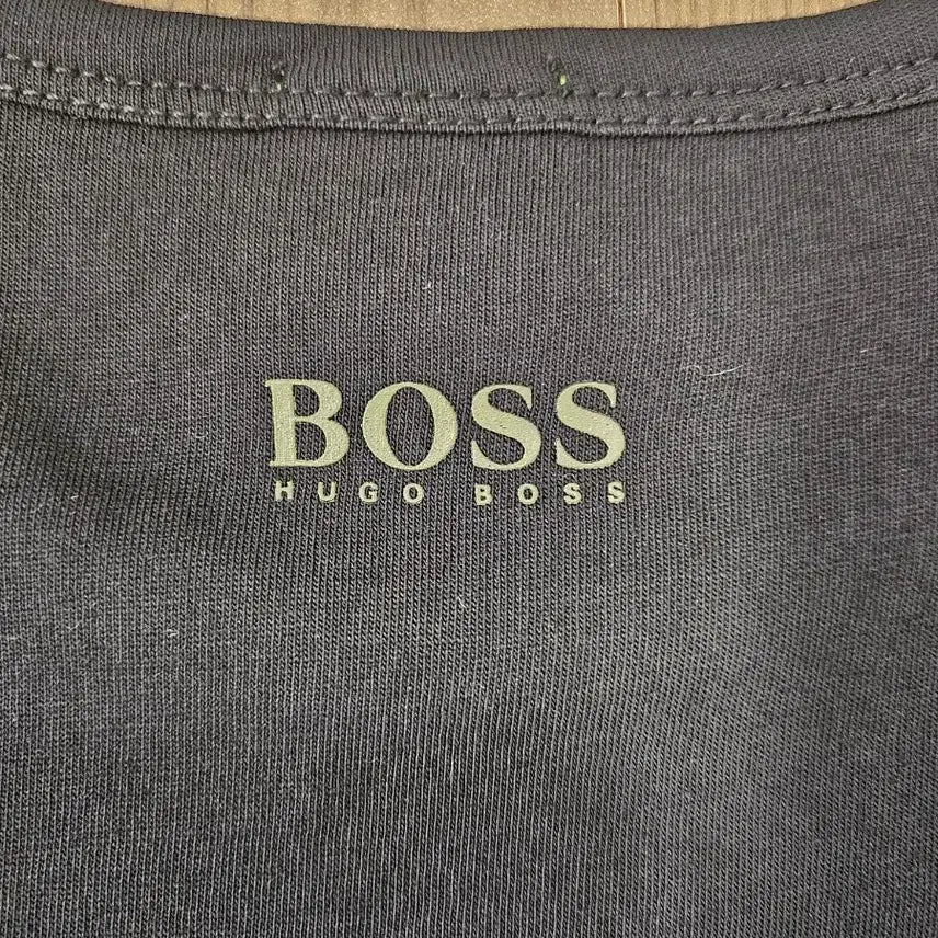 [BUNJANG] Hugo Boss Graphic T-shirt Black / 휴고보스 그래픽 반팔 티 블랙