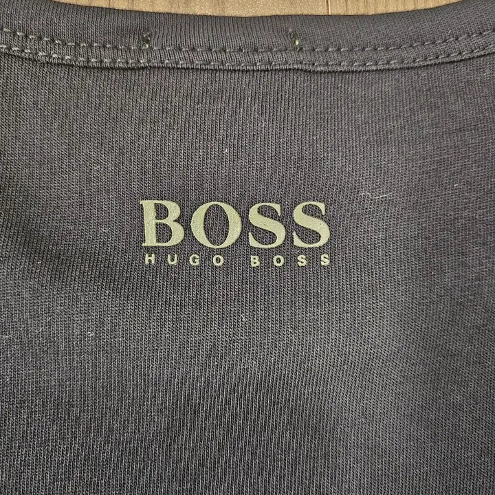 [BUNJANG] Hugo Boss Graphic T-shirt Black / 휴고보스 그래픽 반팔 티 블랙