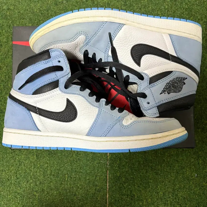 [BUNJANG] Nike Air Jordan 1 High University Blue Sneakers / (280) 나이키 에어조던1 하이 유니버시티 블루