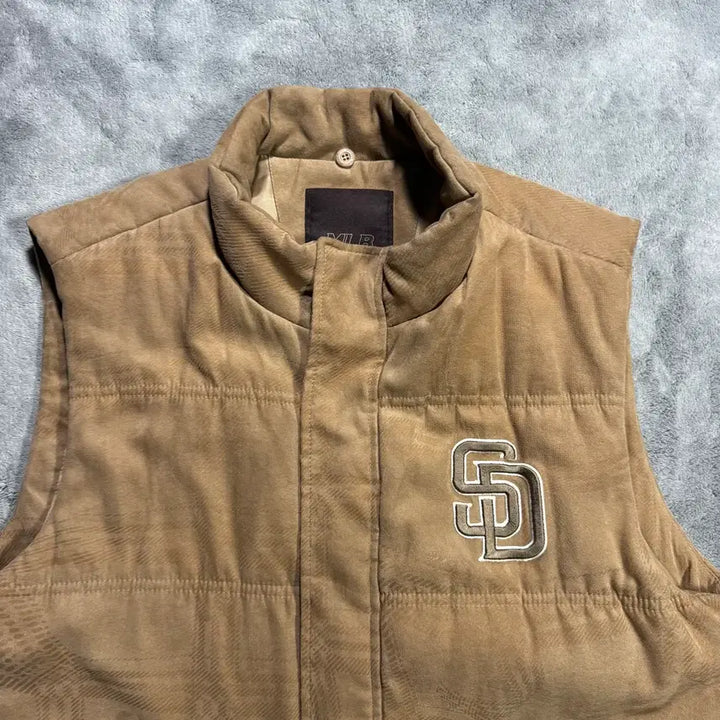 [BUNJANG] MLB San Diego Brown Padded Vest / MLB 샌디에이고 브라운 패딩 조끼