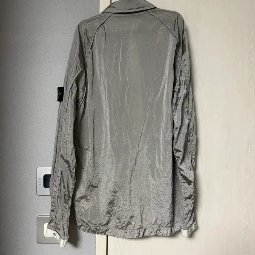 [BUNJANG] (L)22ss 스톤아일랜드 나일론메탈 오버셔츠 아이스 / (L)22ss 스톤아일랜드 나일론메탈 오버셔츠 아이스
