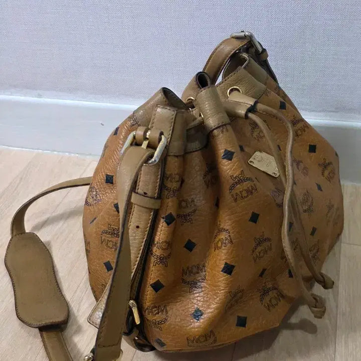 [BUNJANG] MCM Drawstring Shoulder Bag Brown / 엠씨엠MCM 복조리 가방 브라운 숄더백