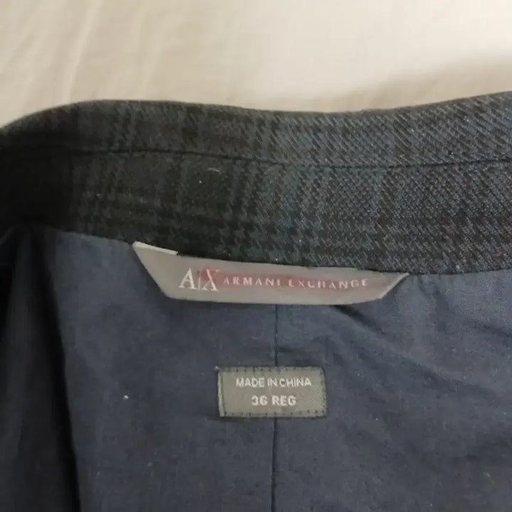 [BUNJANG] Armani Exchange Checkered Casual Blazer / 아르마니 엑스체인지 체크무늬 캐쥬얼 블레이저 (원 버튼)