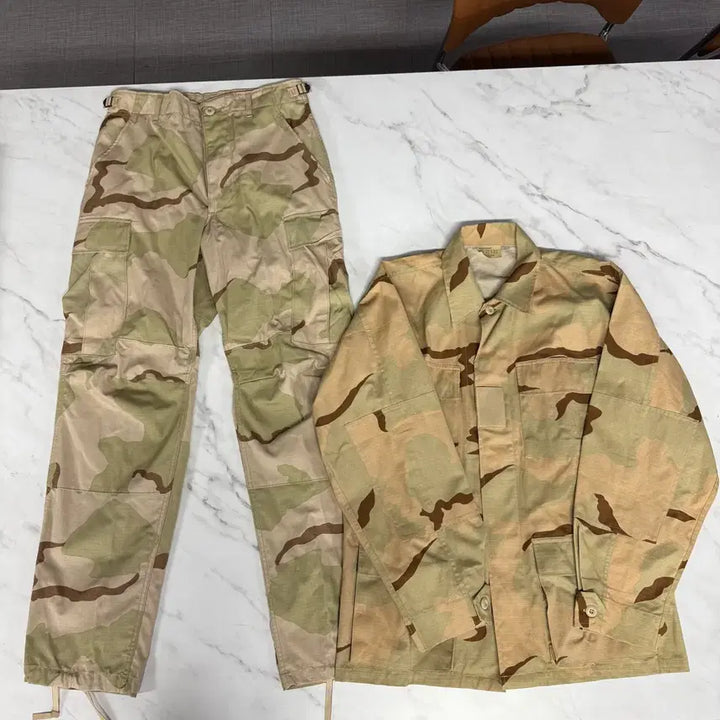 [BUNJANG] Military Camouflage Jacket (105) + US Military Pants / [새제품급] 카모 밀리터리 자켓 105사이즈 (+미군 바지 무료 증정)