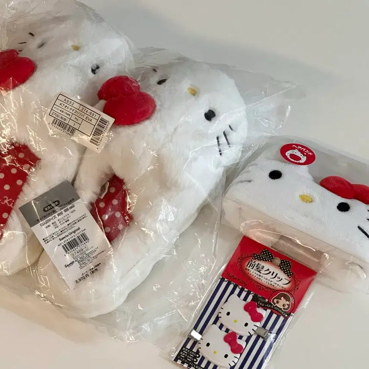 [BUNJANG] Hello Kitty Slipper, Hairband, Hairpin Set / 헬로키티 슬리퍼 룸슈즈 헤어밴드 헤어핀