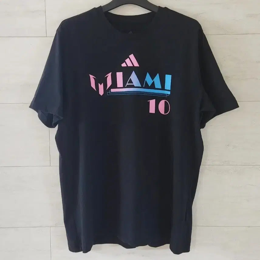 [BUNJANG] Adidas Inter Miami Messi Short Sleeve T-Shirt / (새상품/해외L)아디다스 인터마이애미 메시 반팔 티셔츠 축구