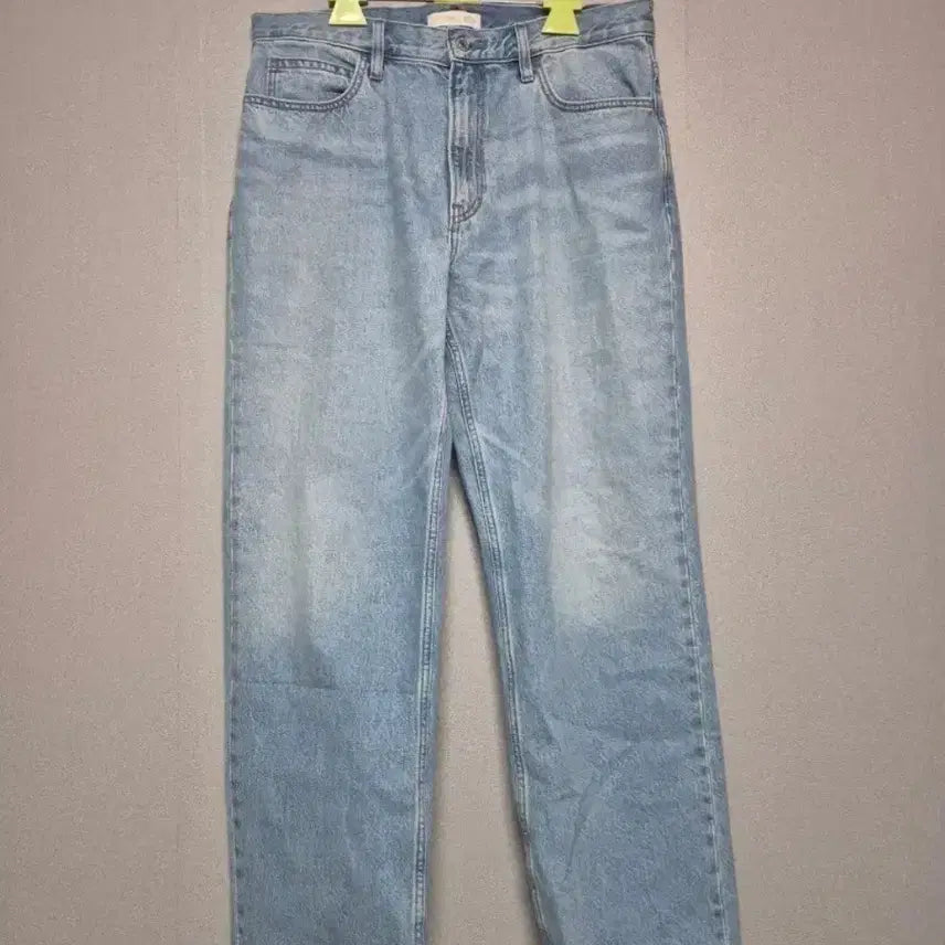 [BUNJANG] Uniqlo x JW Anderson Light Wash Denim Pants / 유니클로 JW앤더슨 연청 데님 팬츠
