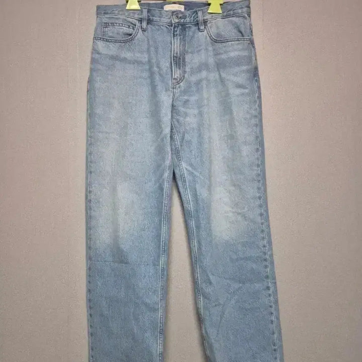 [BUNJANG] Uniqlo x JW Anderson Light Wash Denim Pants / 유니클로 JW앤더슨 연청 데님 팬츠