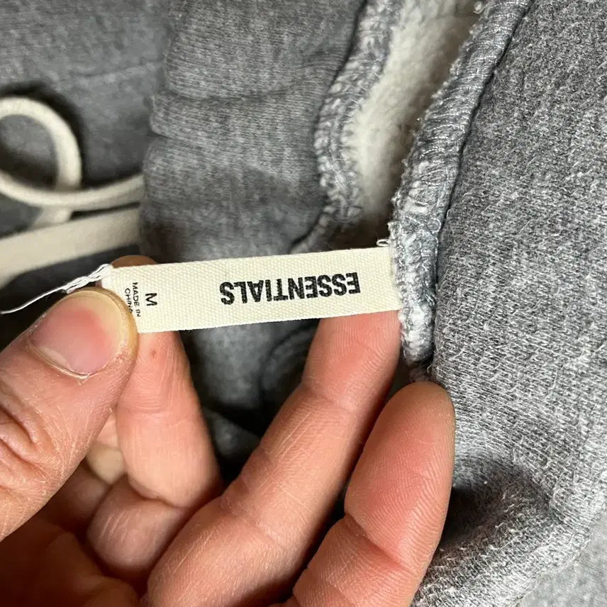 [BUNJANG] Fear of God Essentials Side Line Sweat Pants Gray M / 피어오브갓 에센셜 사이드라인 스웻 팬츠 그레이 m
