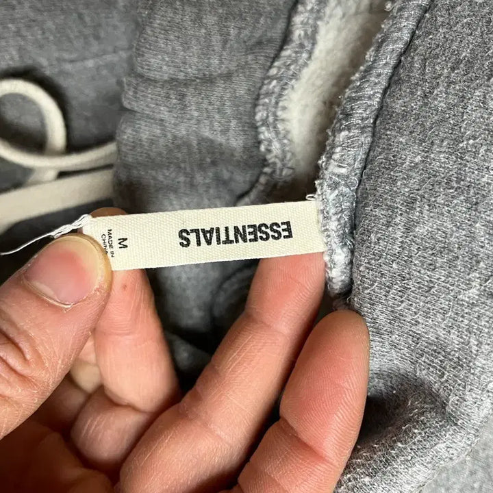 [BUNJANG] Fear of God Essentials Side Line Sweat Pants Gray M / 피어오브갓 에센셜 사이드라인 스웻 팬츠 그레이 m
