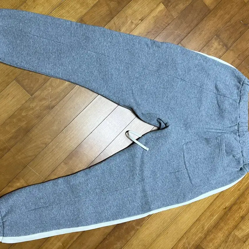 [BUNJANG] Fear of God Essentials Side Line Sweat Pants Gray M / 피어오브갓 에센셜 사이드라인 스웻 팬츠 그레이 m