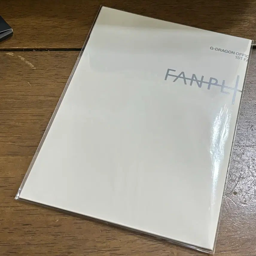 [BUNJANG] G-Dragon Fam Kit Poster / 지드래곤 팸키트 포스터