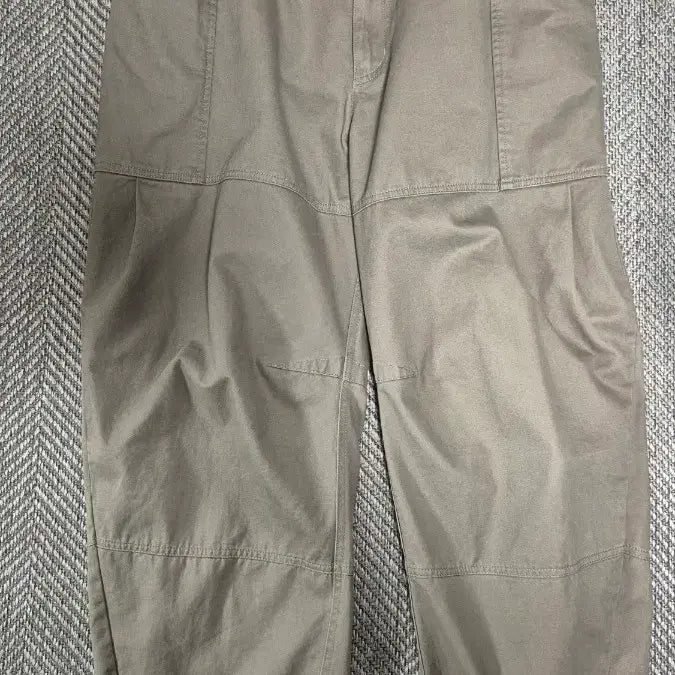 [SOLD OUT] 밀로아카이브 더블 라운드 팬츠 카키 M Size
