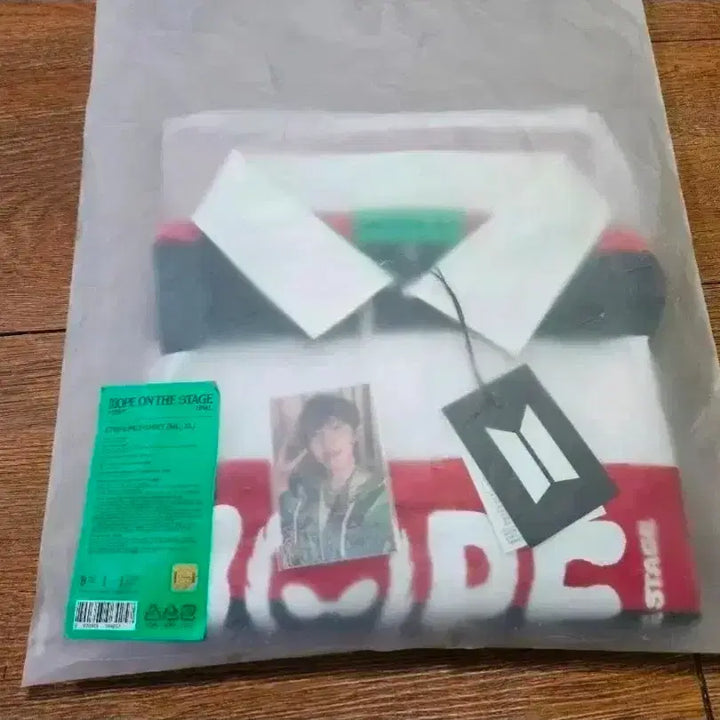 [BUNJANG] BTS J-Hope Stripe Multi T-Shirt + Photocard / 새상품) bts 제이홉 스트라이프 멀티 티셔츠 + 포토카드  판매합니다