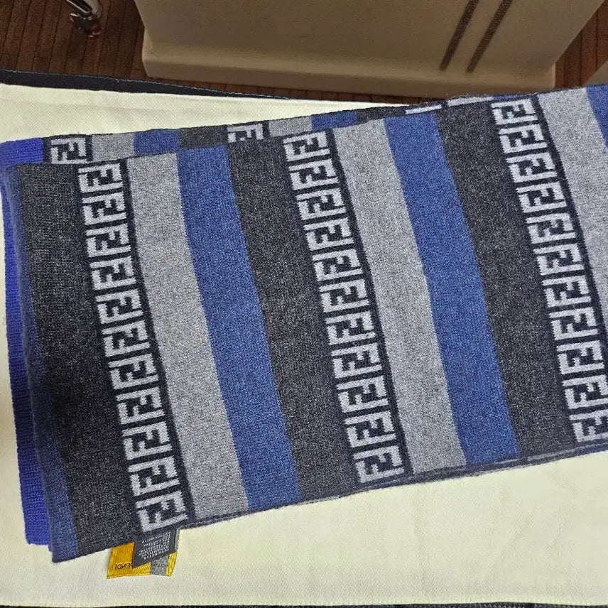 [BUNJANG] Fendi FF Logo Stripe Scarf / 펜디 정품 FF 로고 스트라이프 머플러
