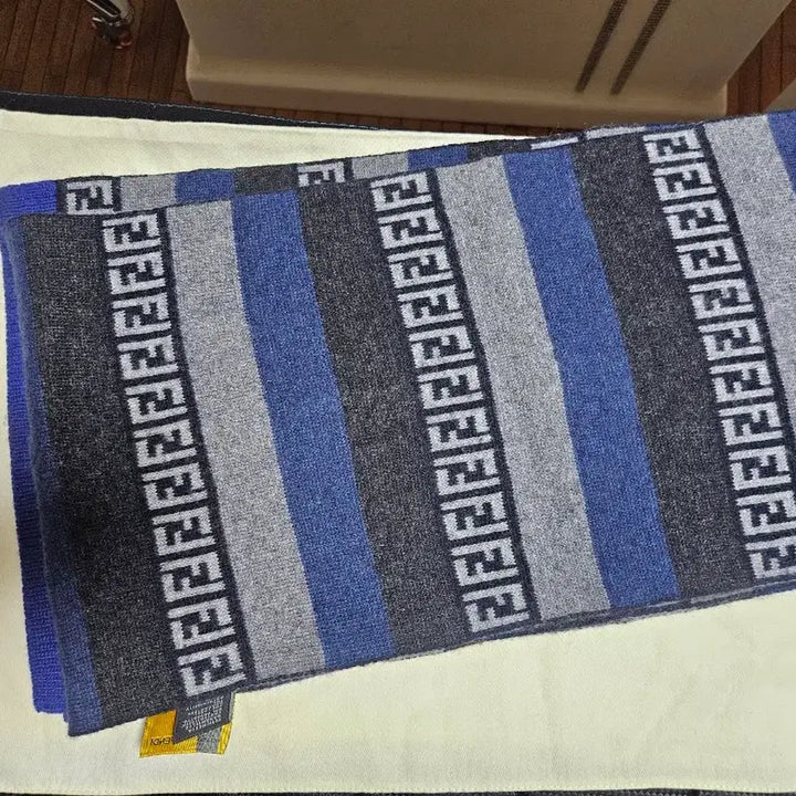 [BUNJANG] Fendi FF Logo Stripe Scarf / 펜디 정품 FF 로고 스트라이프 머플러