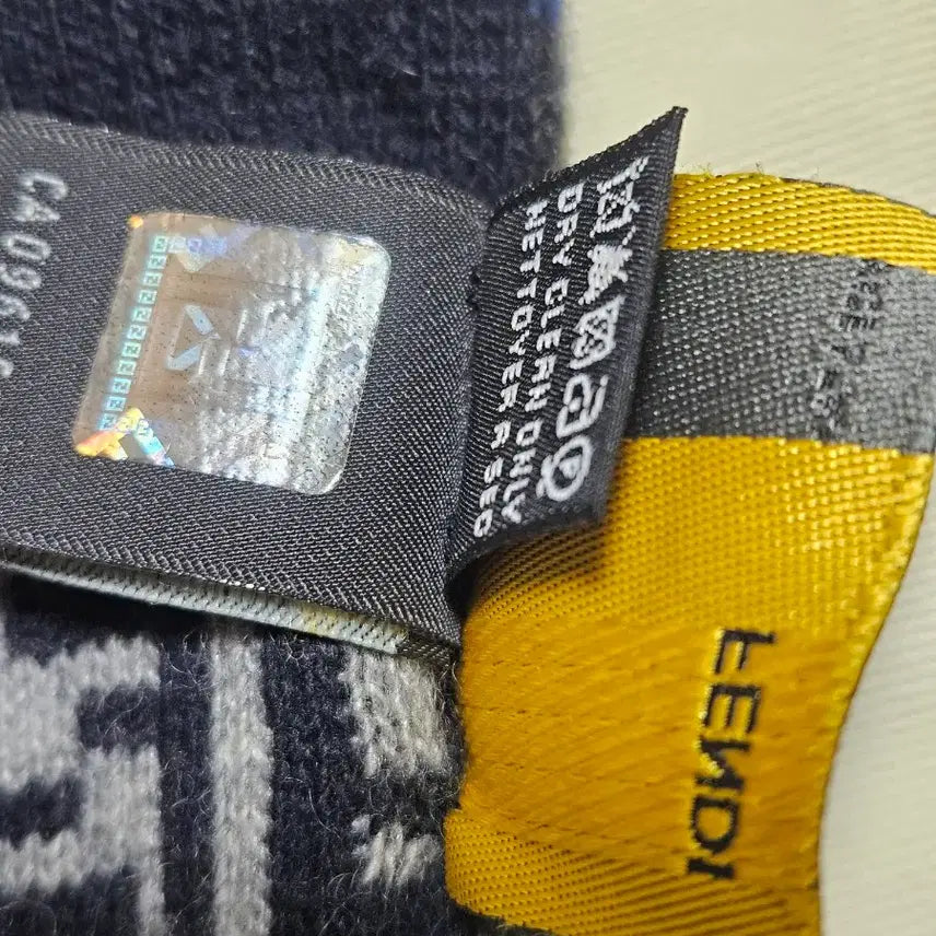 [BUNJANG] Fendi FF Logo Stripe Scarf / 펜디 정품 FF 로고 스트라이프 머플러