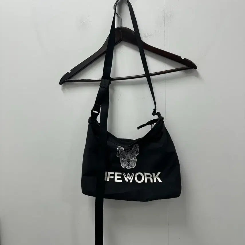 [SOLD OUT] [만원 아라비아빈티지]라이프워크 블랙 숄더백