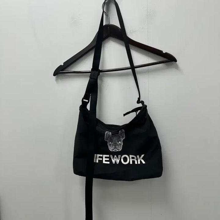 [SOLD OUT] [만원 아라비아빈티지]라이프워크 블랙 숄더백