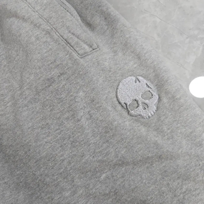 [BUNJANG] By The R Skull Embroidered Grey Training Pants / 바이더알 해골 자수 회색 트레이닝 바지