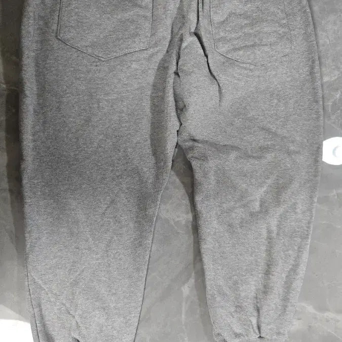 [BUNJANG] By The R Skull Embroidered Grey Training Pants / 바이더알 해골 자수 회색 트레이닝 바지