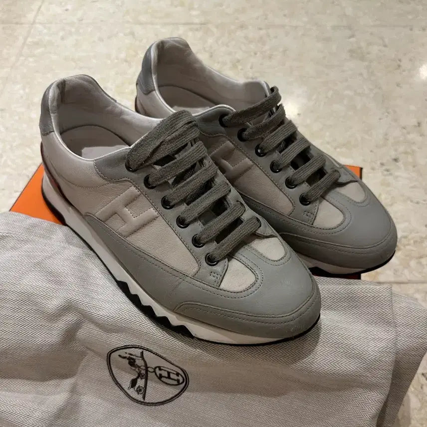 [BUNJANG] Hermes Trail Sneakers / 에르메스 트레일 스니커즈