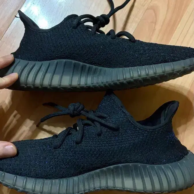 [BUNJANG] Adidas Yeezy Boost 350 V2 Dazzling Blue Sneakers / 아디다스 이지 부스트 350 V2 다즐링 블루 260