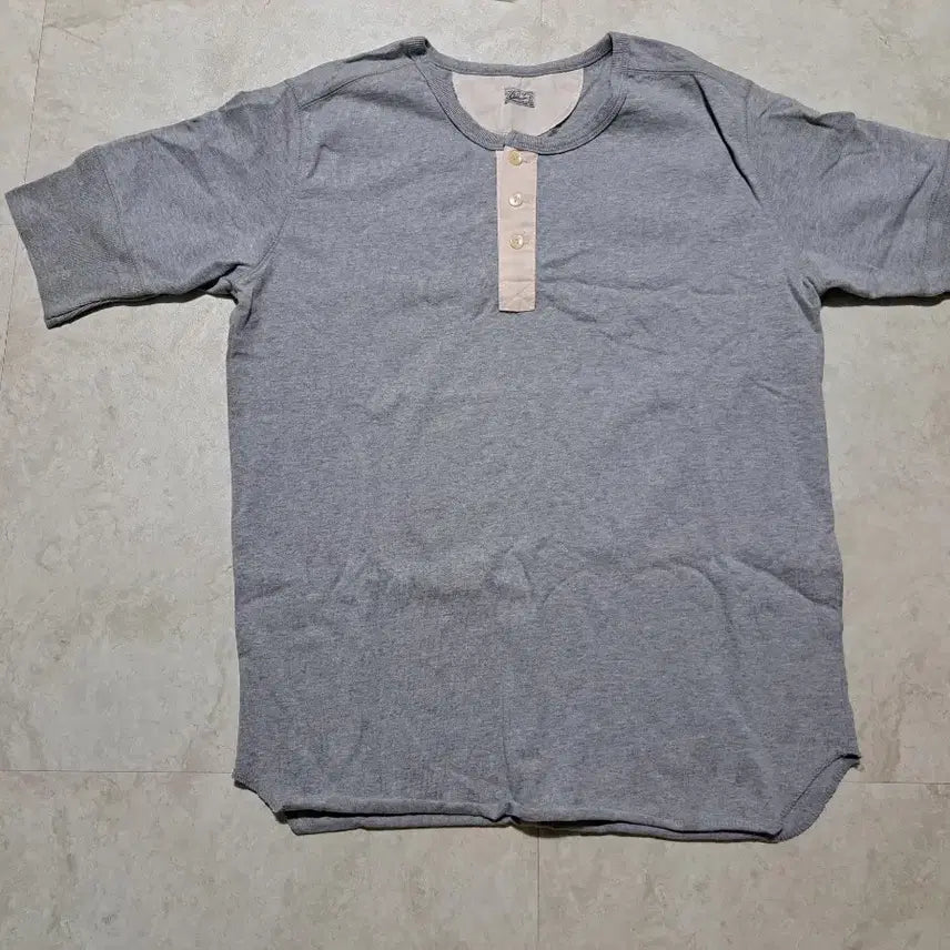 [BUNJANG] Welco Henley Neck Short Sleeve T-Shirt / 웰코 헨리넥 반팔 티셔츠