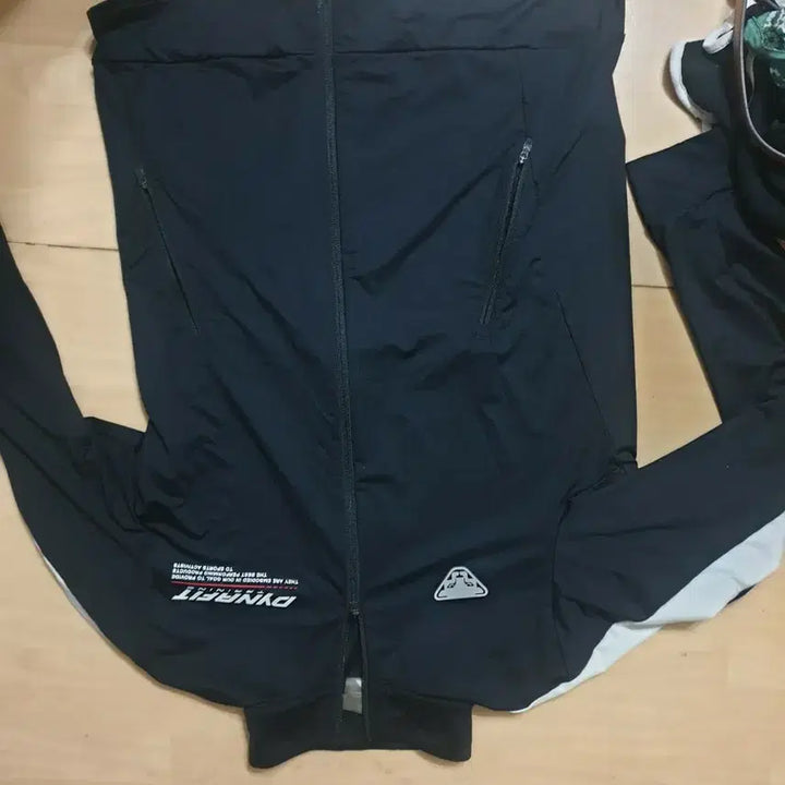 [BUNJANG] Dynafit Black Functional Track Jacket (Size 95M, Slim Fit) / 검정 정품 다이나핏 기능성 트랙자켓 95M 슬림