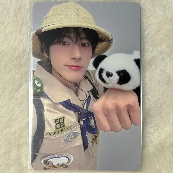[BUNJANG] The Boyz Eric The B-Land First Concert Photocard / 더보이즈 에릭 더비랜드 첫콘 입장포카