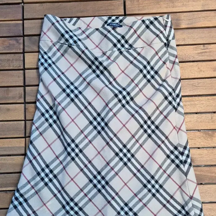 [BUNJANG] Burberry Check Pattern Midi Skirt / 버버리 체크 패턴 스커트