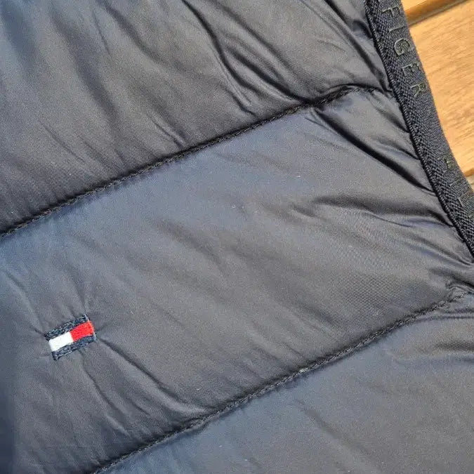 [BUNJANG] Tommy Hilfiger Navy Padded Vest / 타미힐피거 네이비 패딩 조끼