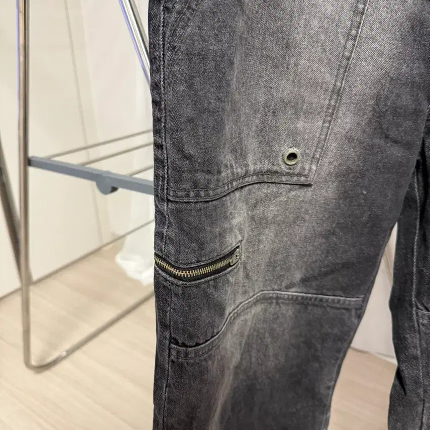 [BUNJANG] Mahagrid Black Denim Cargo Pants / [L] 마하그리드 지퍼 카고 흑청데님 청바지