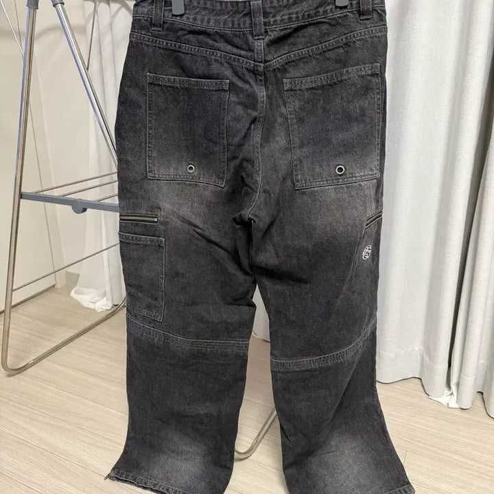 [BUNJANG] Mahagrid Black Denim Cargo Pants / [L] 마하그리드 지퍼 카고 흑청데님 청바지