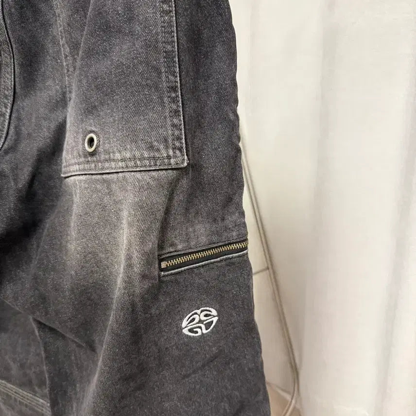 [BUNJANG] Mahagrid Black Denim Cargo Pants / [L] 마하그리드 지퍼 카고 흑청데님 청바지