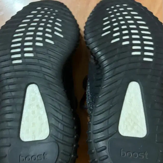 [SOLD OUT] 아디다스 이지 부스트 350 V2 믹스 락 260