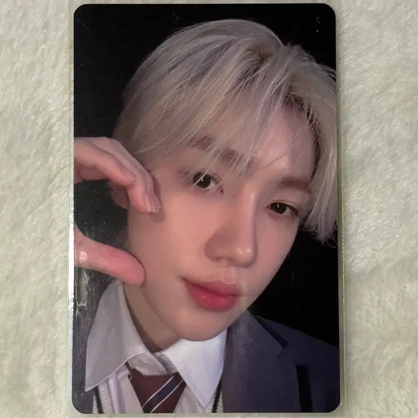 [BUNJANG] The Boyz New The B-Land Mid-Con Photocard / 더보이즈 뉴 더비랜드 중콘 입장포카
